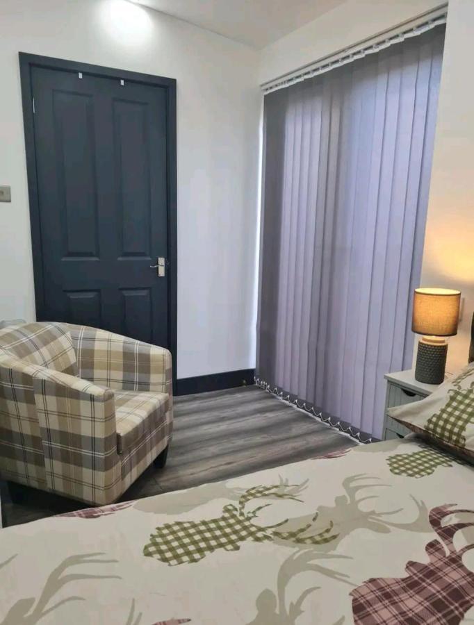 Charming 1-Bed Apartment In 皮布尔斯 外观 照片